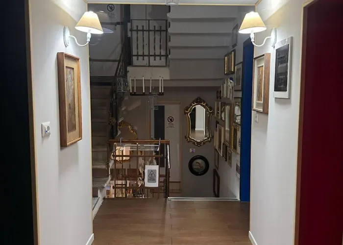 Palazzo Adalgisa Alloggio in famiglia *