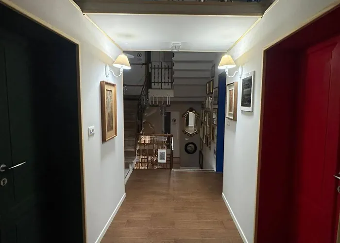 Palazzo Adalgisa Alloggio in famiglia *